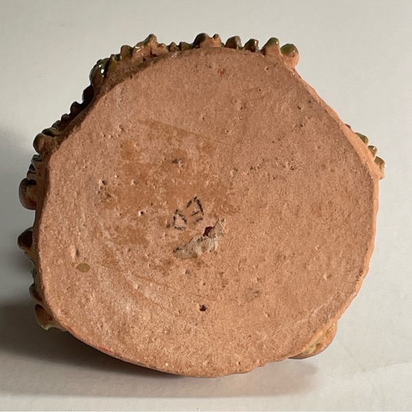 Mouse with Strawberries Figurine by June Sears Terracotta and glazed, signed vtg - Picture 6 of 8